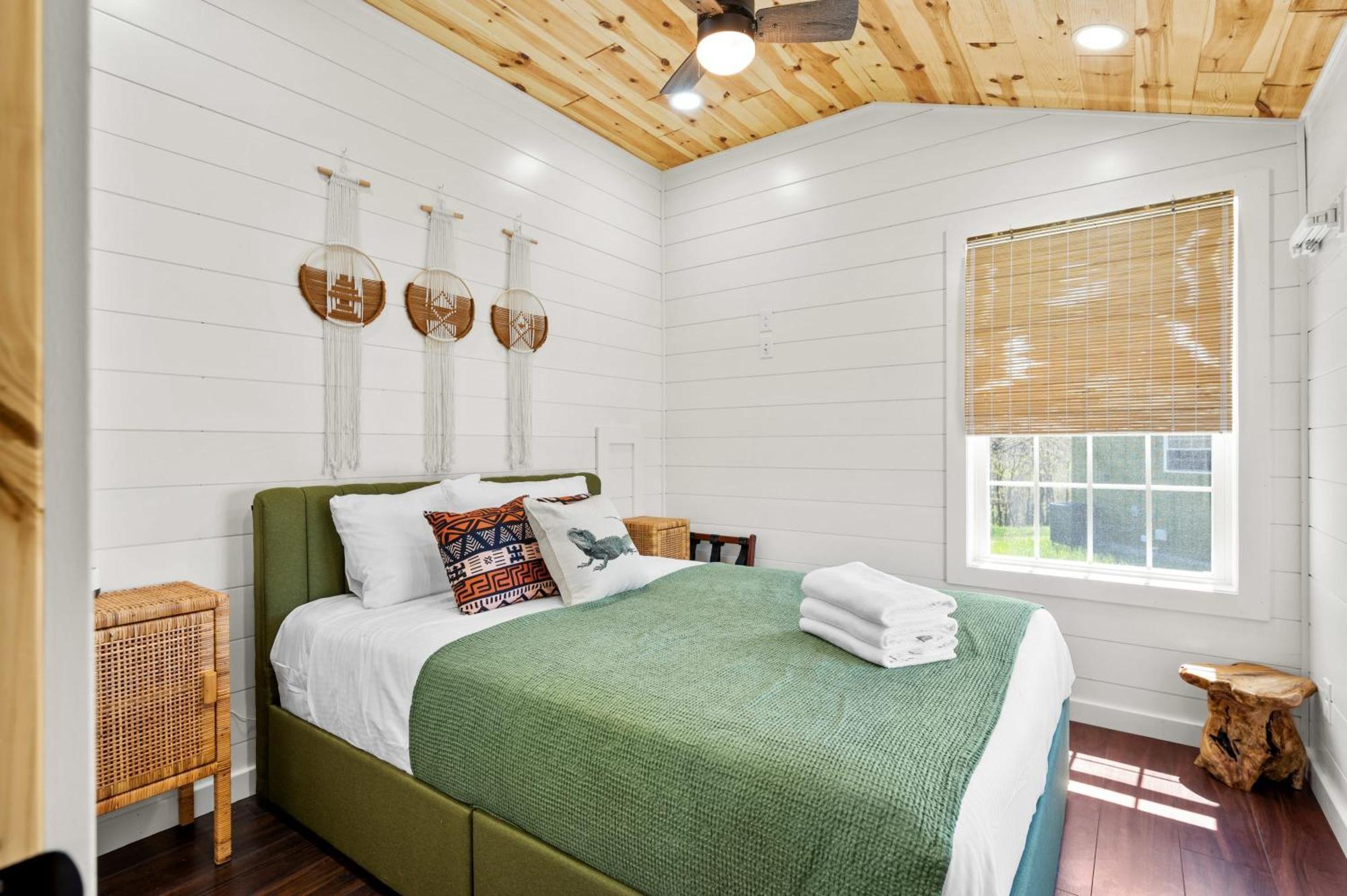 The Lodges At Eden Reserve - Pet Friendly Cabins Near Ark วิลเลียมส์ทาวน์ ภายนอก รูปภาพ